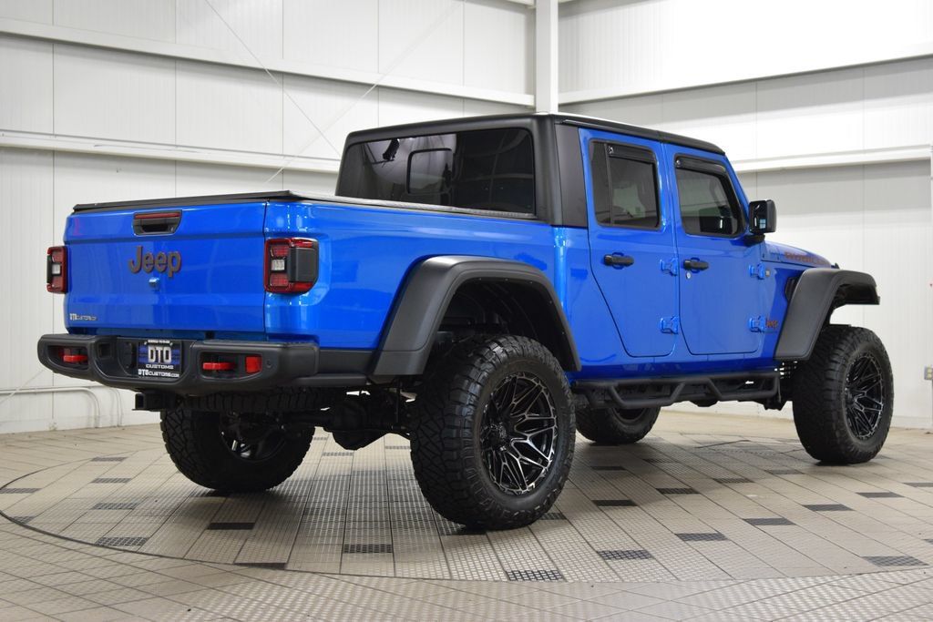 Used 2025 Jeep Gladiator Rubicon w/ Safety Group AWD/4WD image 8