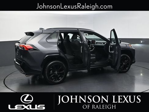 Used 2025 Toyota RAV4 SE AWD/4WD image 31