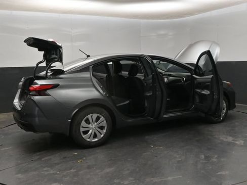 New 2025 Nissan Versa S w/ Trunk Package FWD image 28