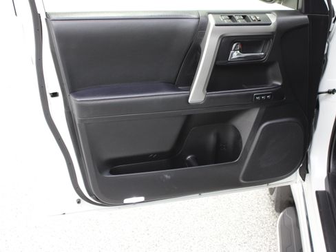 Used 2024 Toyota 4Runner Limited RWD image 12