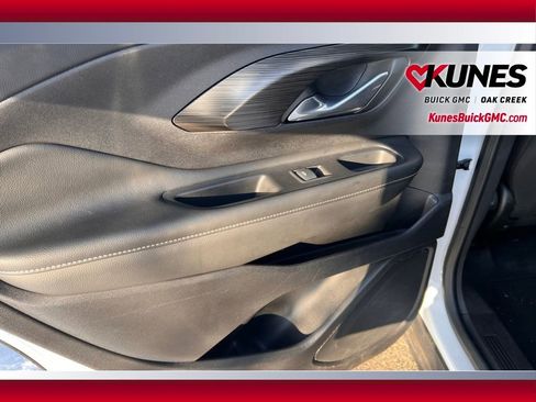 Used 2024 GMC Terrain SLE image 6