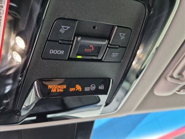 Used 2021 Toyota Venza LE AWD/4WD image 23