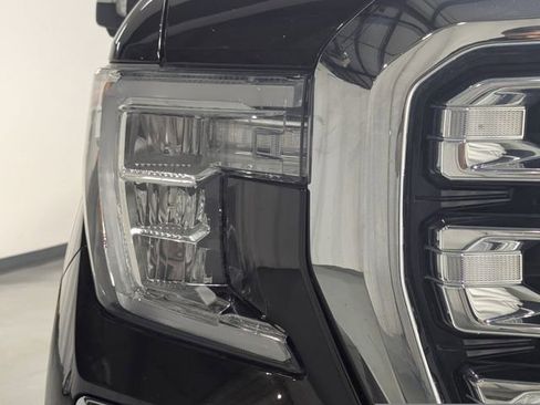 Used 2020 GMC Sierra 1500 SLT image 28