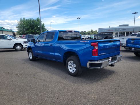 Used 2023 Chevrolet Silverado 1500 LT AWD/4WD image 12