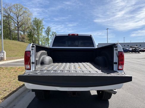 Used 2018 RAM 2500 Big Horn w/ Sport Appearance Group AWD/4WD image 11