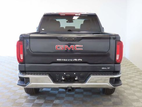 Used 2025 GMC Sierra 1500 SLT image 4