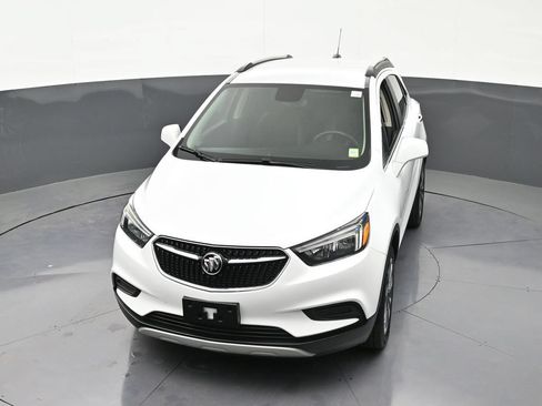 Used 2022 Buick Encore Preferred AWD/4WD image 23