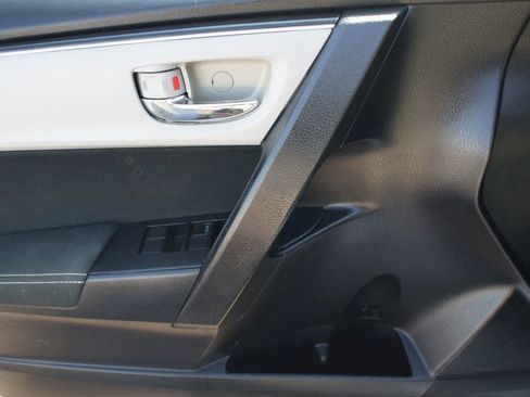 Used 2017 Toyota Corolla LE image 15