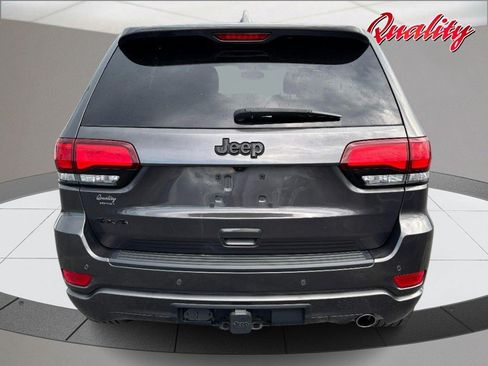 Used 2021 Jeep Grand Cherokee Laredo X AWD/4WD image 4