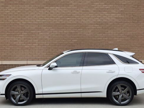 Used 2022 Genesis GV70 3.5T Sport AWD/4WD image 2
