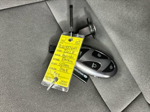 Certified 2025 Hyundai Elantra SEL FWD image 28