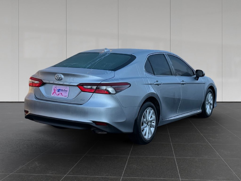 Used 2022 Toyota Camry LE FWD image 6