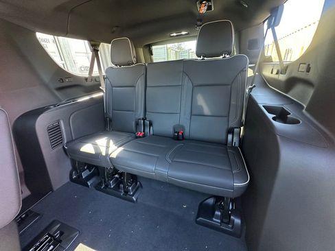 New 2026 Chevrolet Suburban Premier AWD/4WD image 25