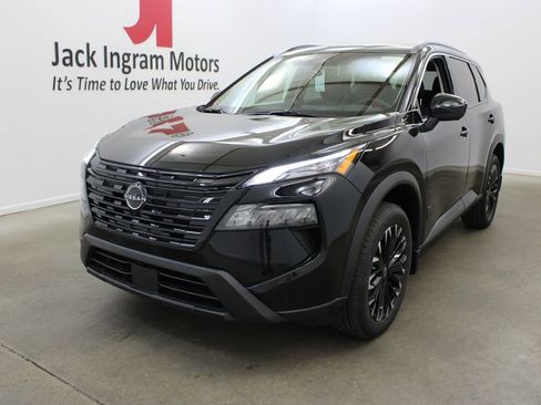 New 2026 Nissan Rogue SV FWD image 2