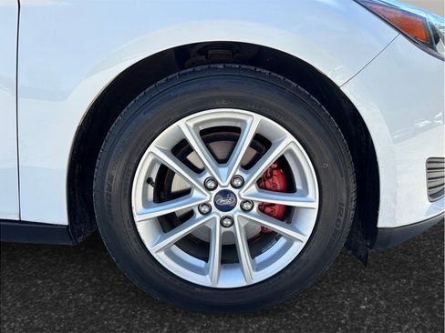 Used 2015 Ford Focus SE FWD image 12