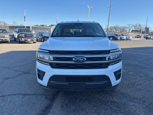 Used 2024 Ford Expedition Max XLT image 2