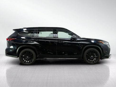 Used 2025 Toyota Highlander XSE AWD/4WD image 6