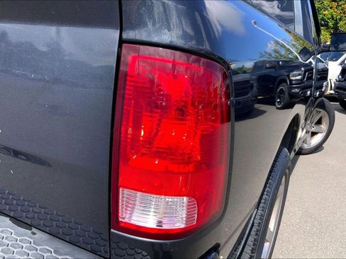 Used 2016 RAM 1500 Express RWD image 24