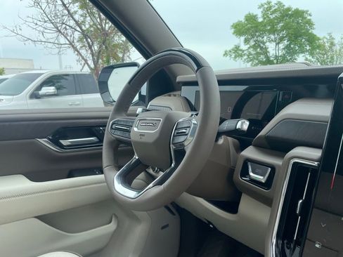 New 2026 GMC Yukon Denali w/ Denali Reserve Package AWD/4WD image 29
