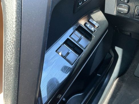 Used 2018 Toyota RAV4 Limited FWD image 15