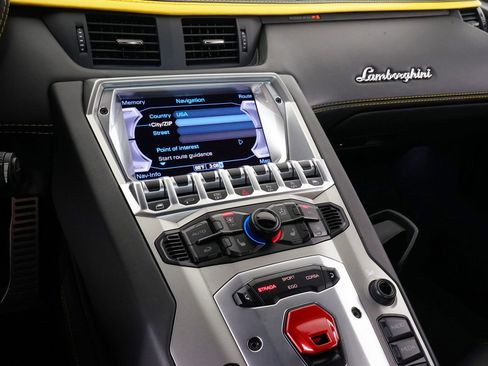 Used 2018 Lamborghini Aventador S AWD/4WD image 23