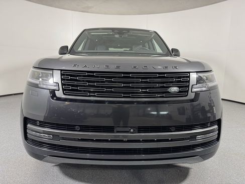 Used 2024 Land Rover Range Rover Long Wheelbase SE image 2