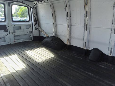 Used 2020 Chevrolet Express 2500 Extended w/ Driver Convenience Package RWD image 17