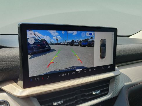 Certified 2025 Ford Explorer Active AWD/4WD image 10