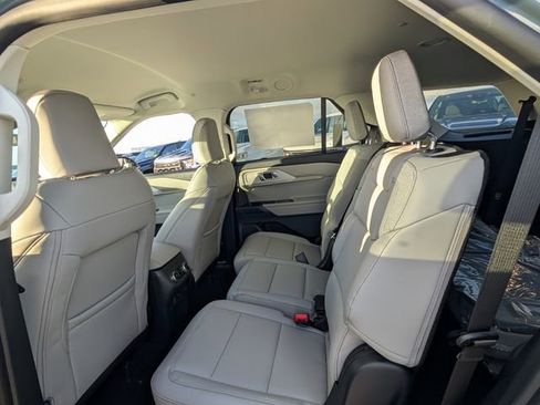 New 2026 Ford Explorer Active w/ Active Comfort Package image 7