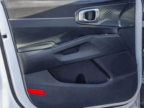 Certified 2023 Kia Sorento S image 19