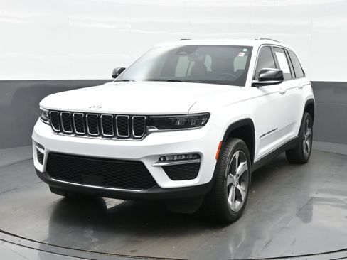 Used 2023 Jeep Grand Cherokee Limited AWD/4WD image 1