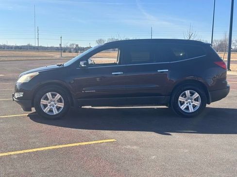 Used 2009 Chevrolet Traverse LT image 7