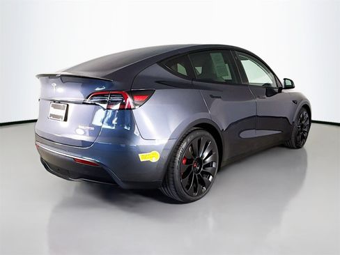Used 2022 Tesla Model Y Performance image 7
