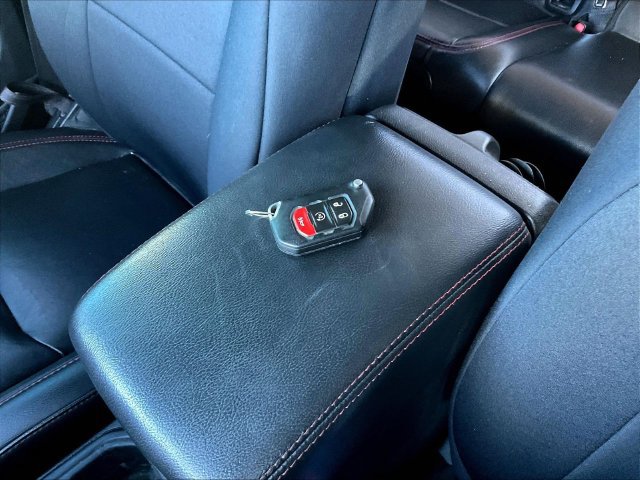 Used 2020 Jeep Gladiator Rubicon AWD/4WD image 34