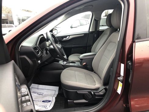Used 2021 Ford Escape SE w/ Cold Weather Package image 7