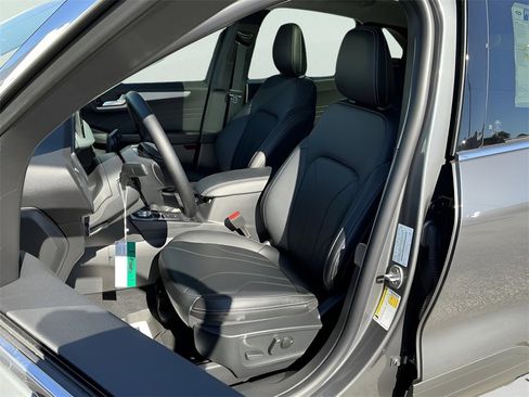 New 2025 Ford Escape SE w/ PHEV Premium Package image 24