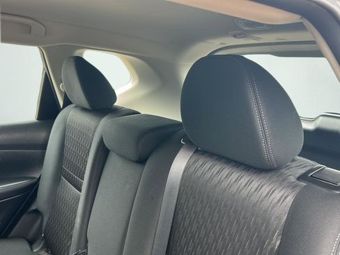 Used 2019 Nissan Rogue S AWD/4WD image 22