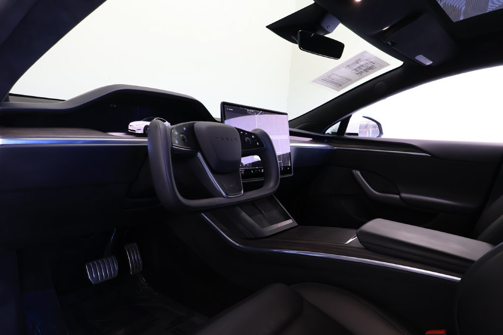 Used 2022 Tesla Model S AWD/4WD image 17