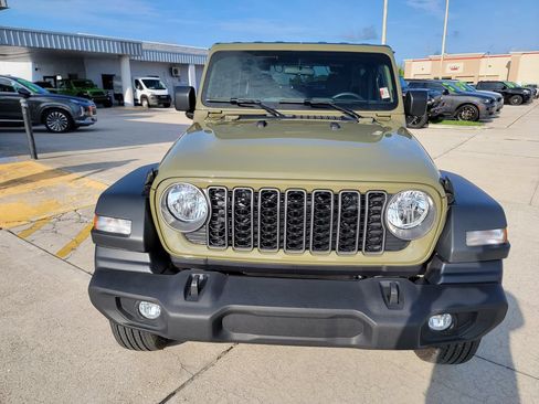 Used 2026 Jeep Wrangler Sport AWD/4WD image 8