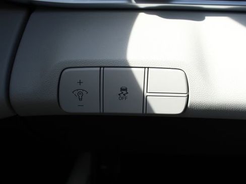 New 2026 Hyundai Elantra Limited FWD image 16
