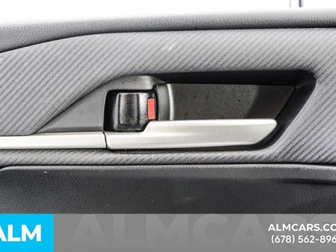 Used 2025 Toyota Camry SE image 47