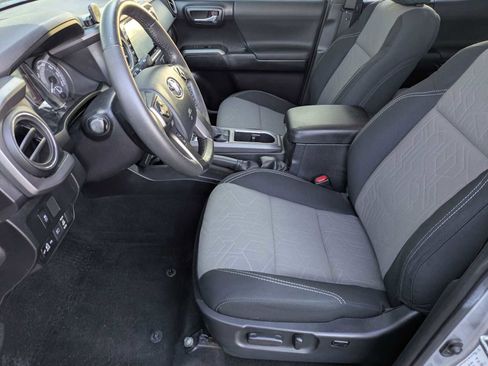 Used 2020 Toyota Tacoma TRD Off-Road image 15