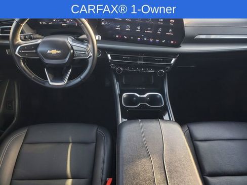 Used 2025 Chevrolet Traverse LT image 27