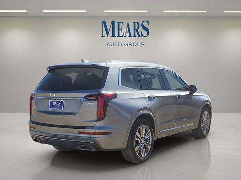 Used 2024 Cadillac XT6 Premium Luxury image 5