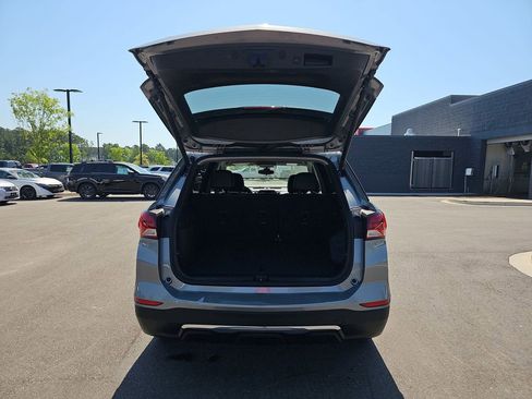 Used 2023 Chevrolet Equinox LT FWD image 17