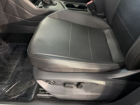 Used 2020 Volkswagen Tiguan SE R-Line FWD image 16