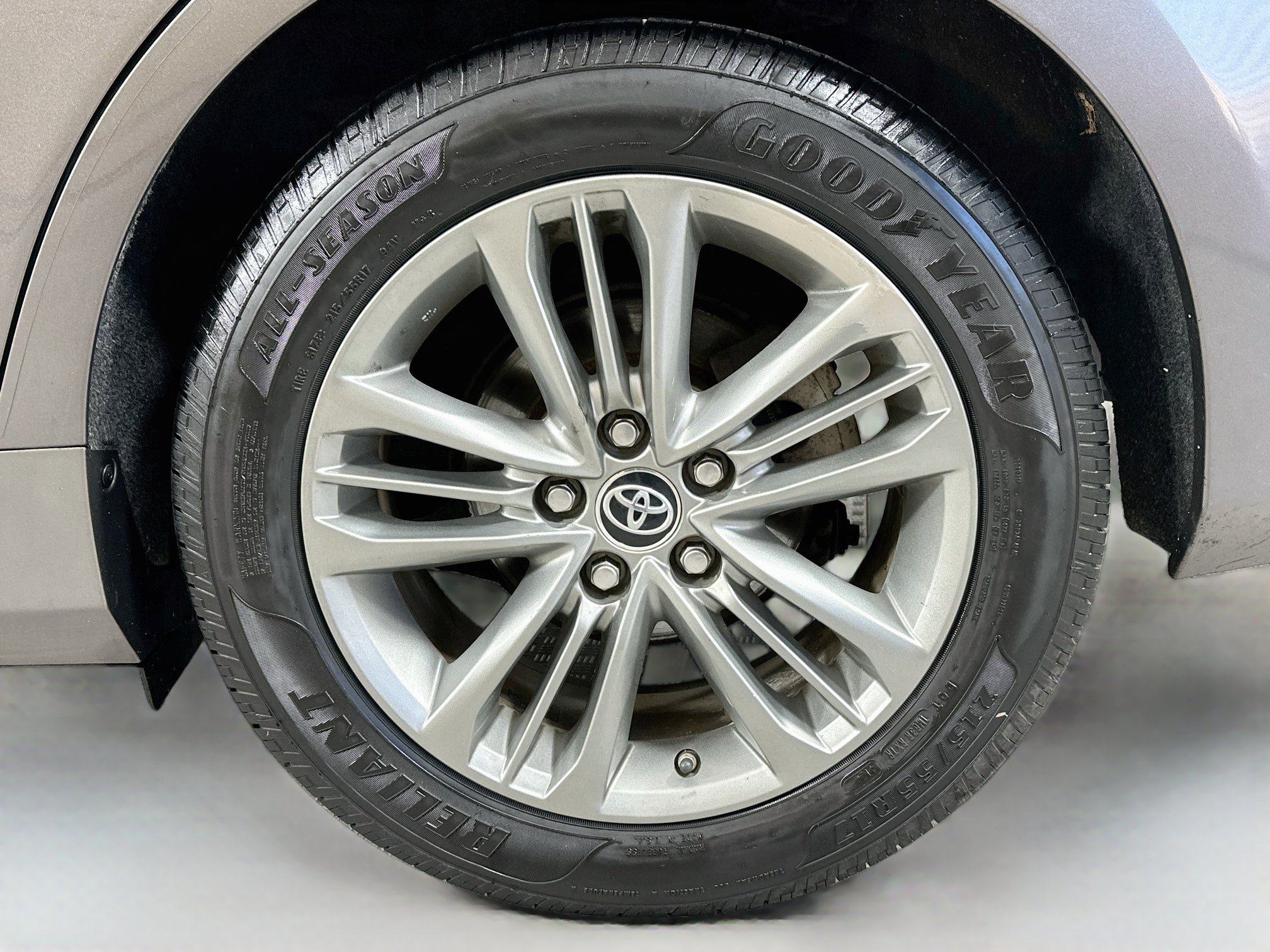 Used 2016 Toyota Camry SE FWD image 28