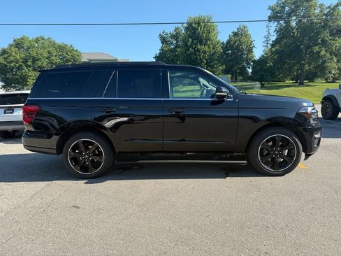 Used 2023 Ford Expedition Limited AWD/4WD image 4