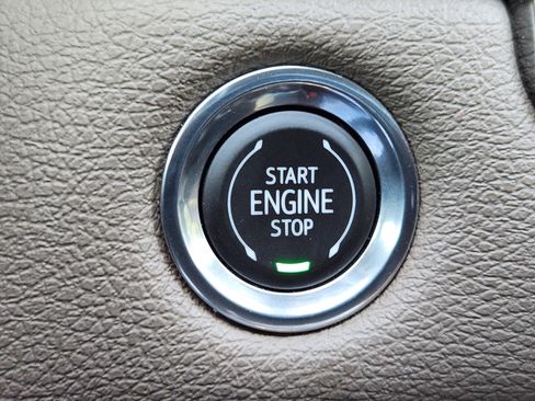 Certified 2023 GMC Canyon Denali image 22