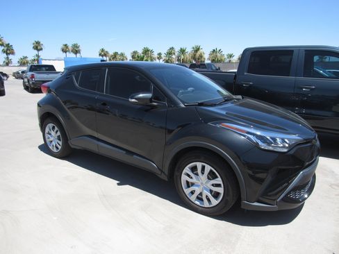 Used 2021 Toyota C-HR LE FWD image 2